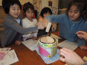 柳の枝に花餅！新春の小学生の食育